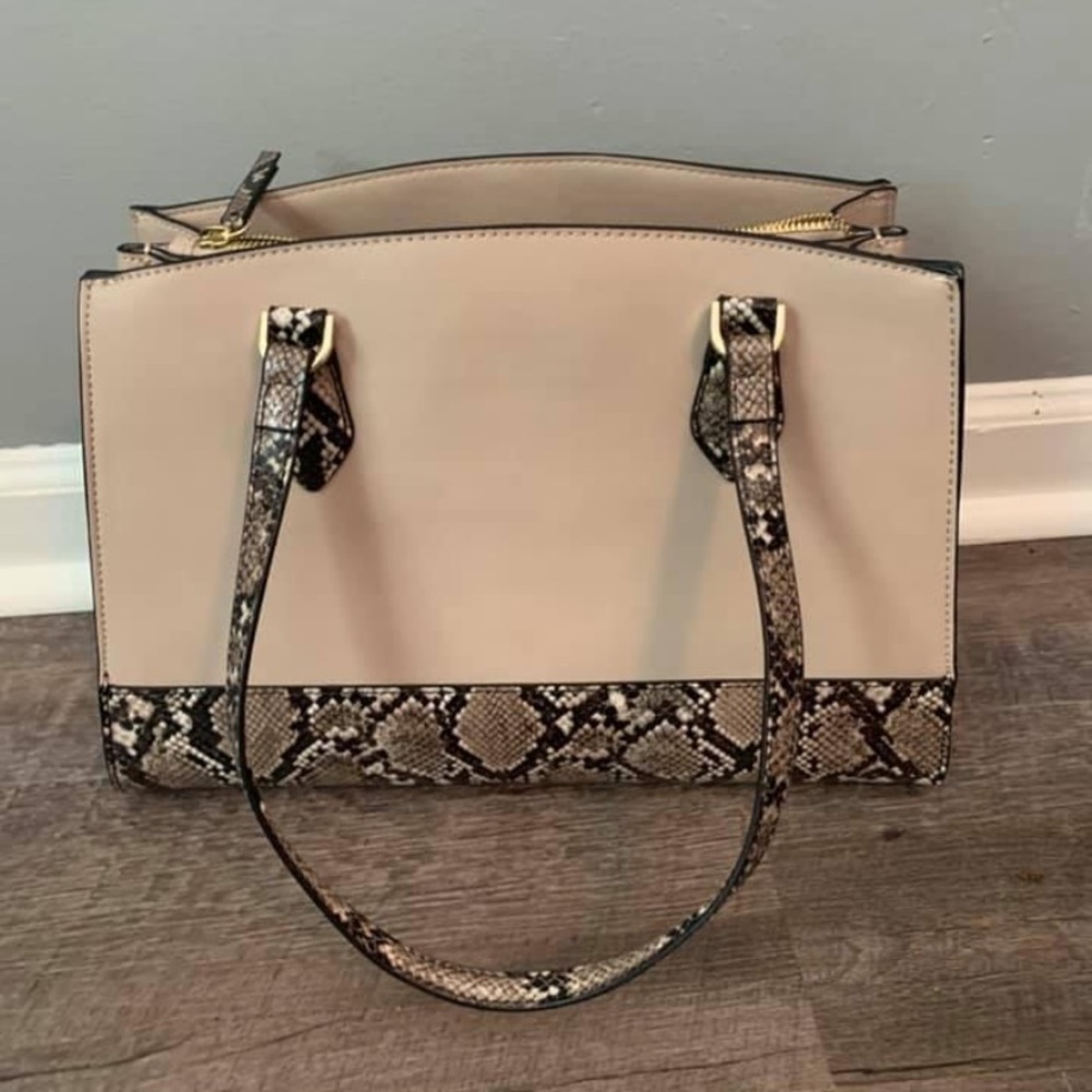 Purse - Picture 2 of 3